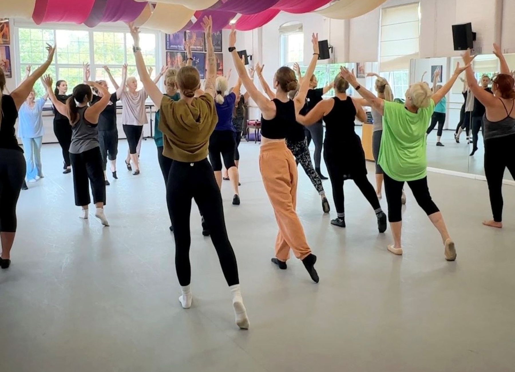 Adult lyrical contemporary dance class