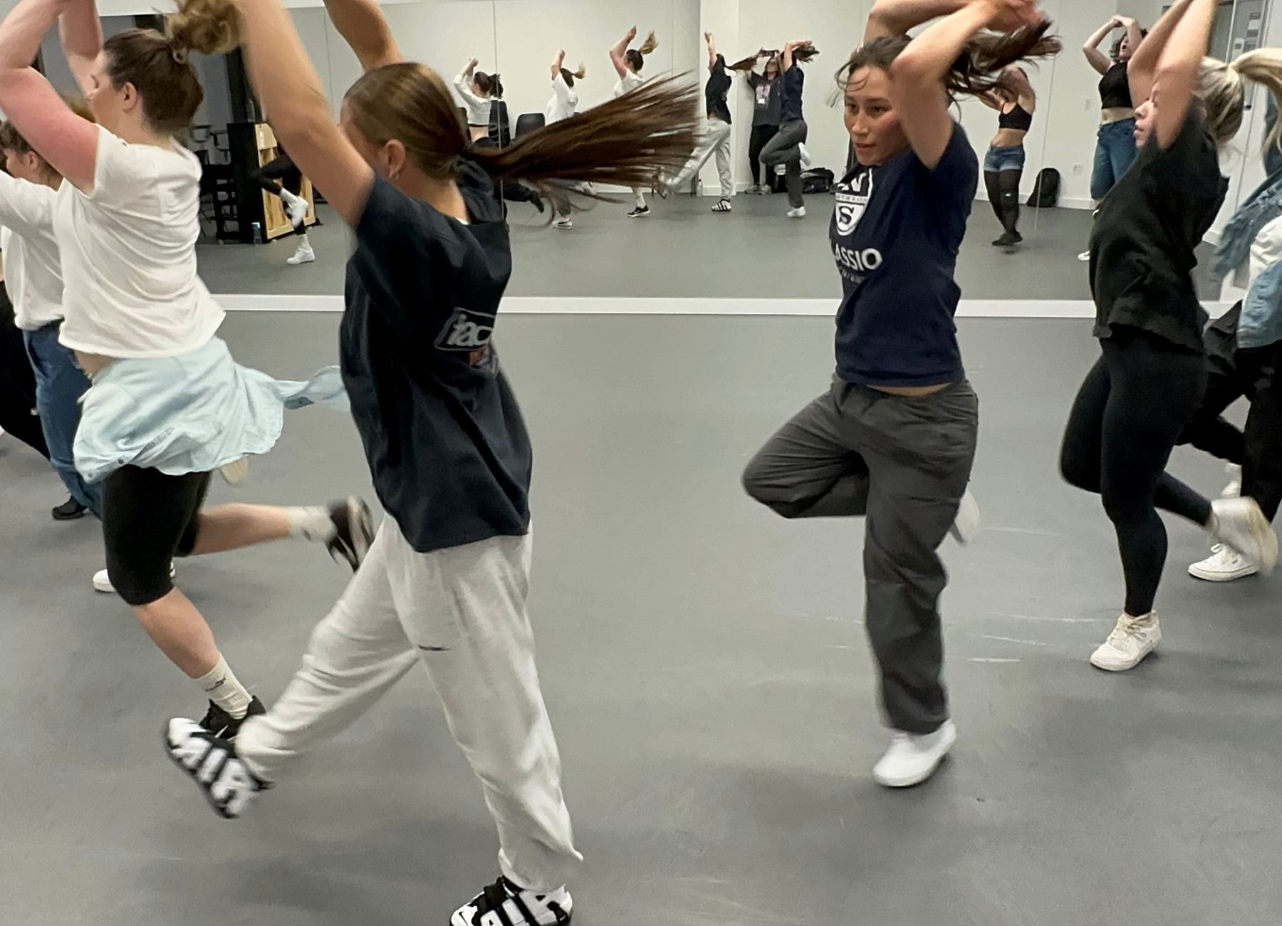 Street commercial dance class Woking